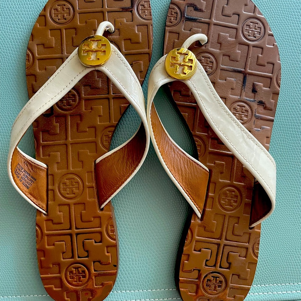 Tory Burch “Thora” sandal in white leather